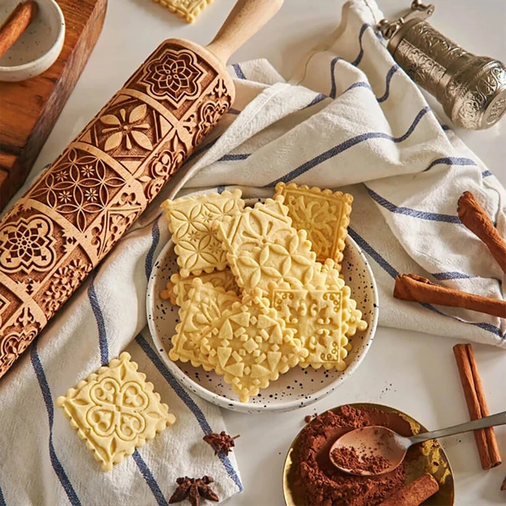 35x4.5cm Wooden Embossed Rolling Pin Biscuit Roller Christmas Baking Biscuit Cake Wooden for Pasta Cookie Dough Pastries Bakery Items Pizza — view 3