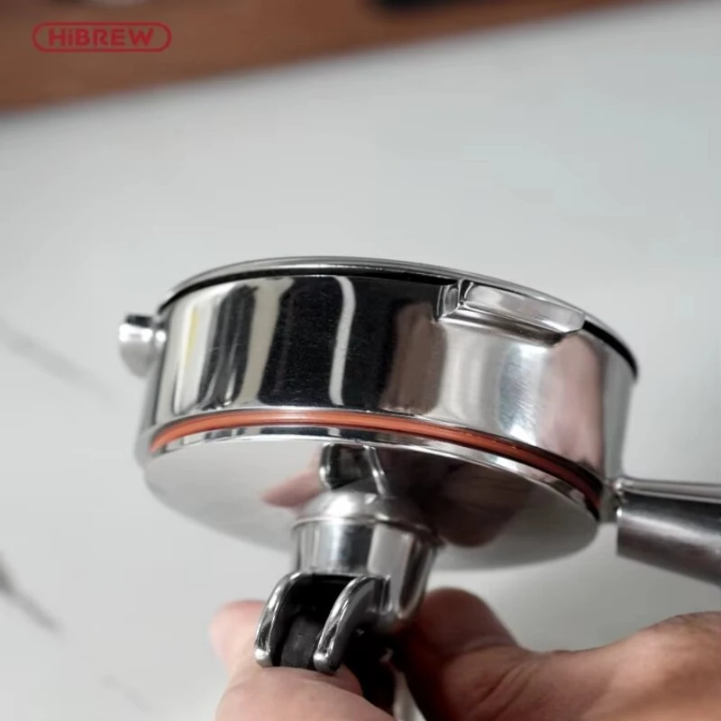 HiBREW V7 58MM Portafilter 2-In-1 Bottomless & Dual Spout Coffee Handle 304 Stainless Steel Wooden Handle For H7A/ H7B/ H13 Espresso Machine — view 5
