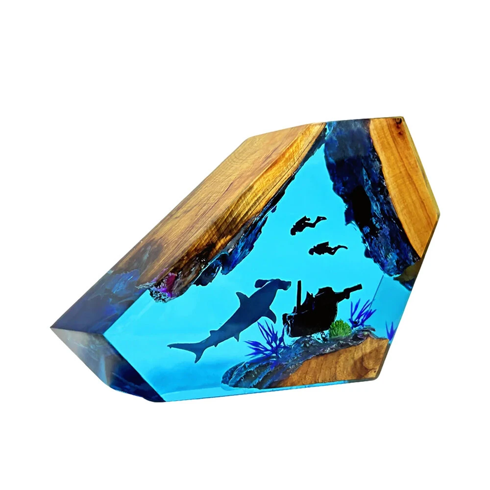 NIKOLATOY The Underwater World Creative Resin Night Light Wooden Base Desktop Ornament — view 7