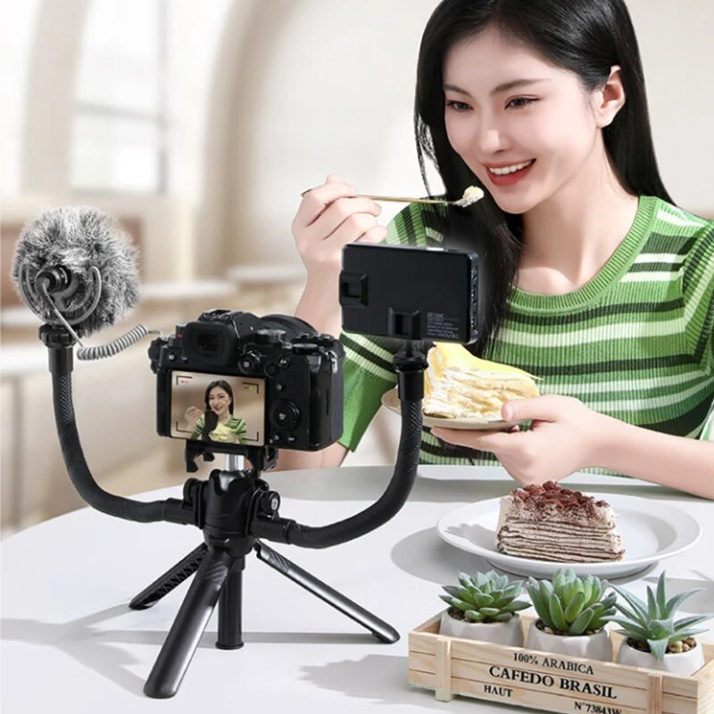 UGREEN LP753 Multifunctional Desktop Tripod Selfie Stick 22cm Folding Size 1/4 Screw Compatible with 4-7.2in Phone for Vlogging Travel — view 4