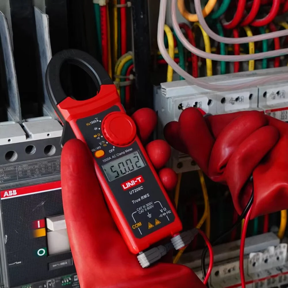 UNI-T UT206C AC Clamp Meter 1000A 600V True RMS 6000 Counts Auto Range VFD Low-Pass Filter Diode Continuity Capacitance Tester — view 3