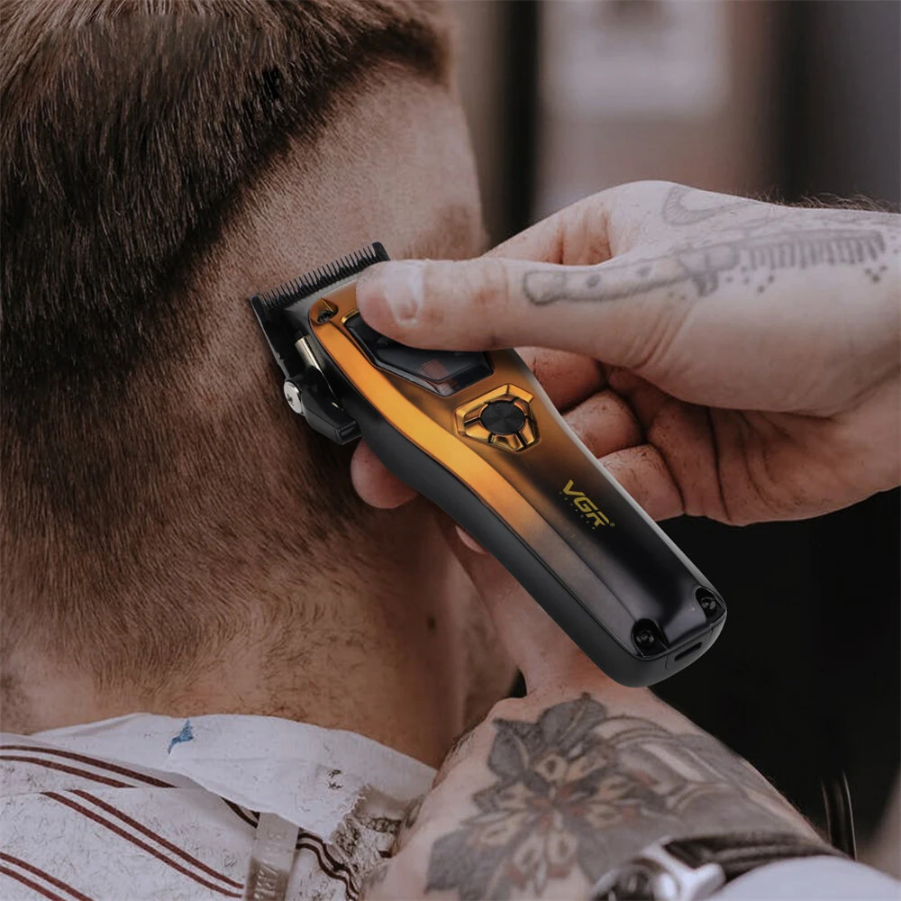VGR V-668 Hair Clipper 2500mAh Battery Vector Motor 8000-11000RPM Adjustable Taper Lever USB Rechargeable Ceramic DLC Blades for Men — view 2